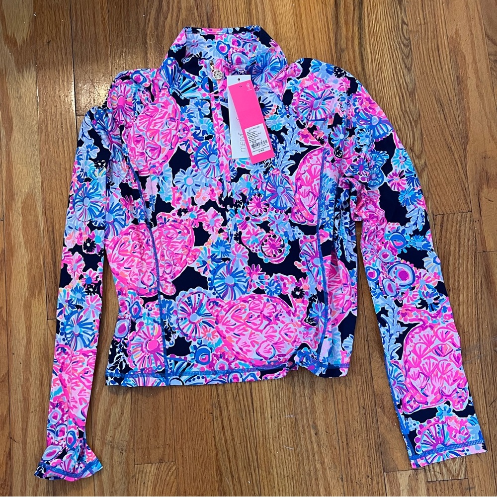 Kids luxletic top. Size L